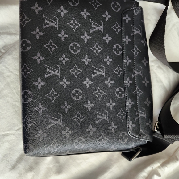 LOUIS VUITTON DISTRICT PM. - Picture 11 of 13